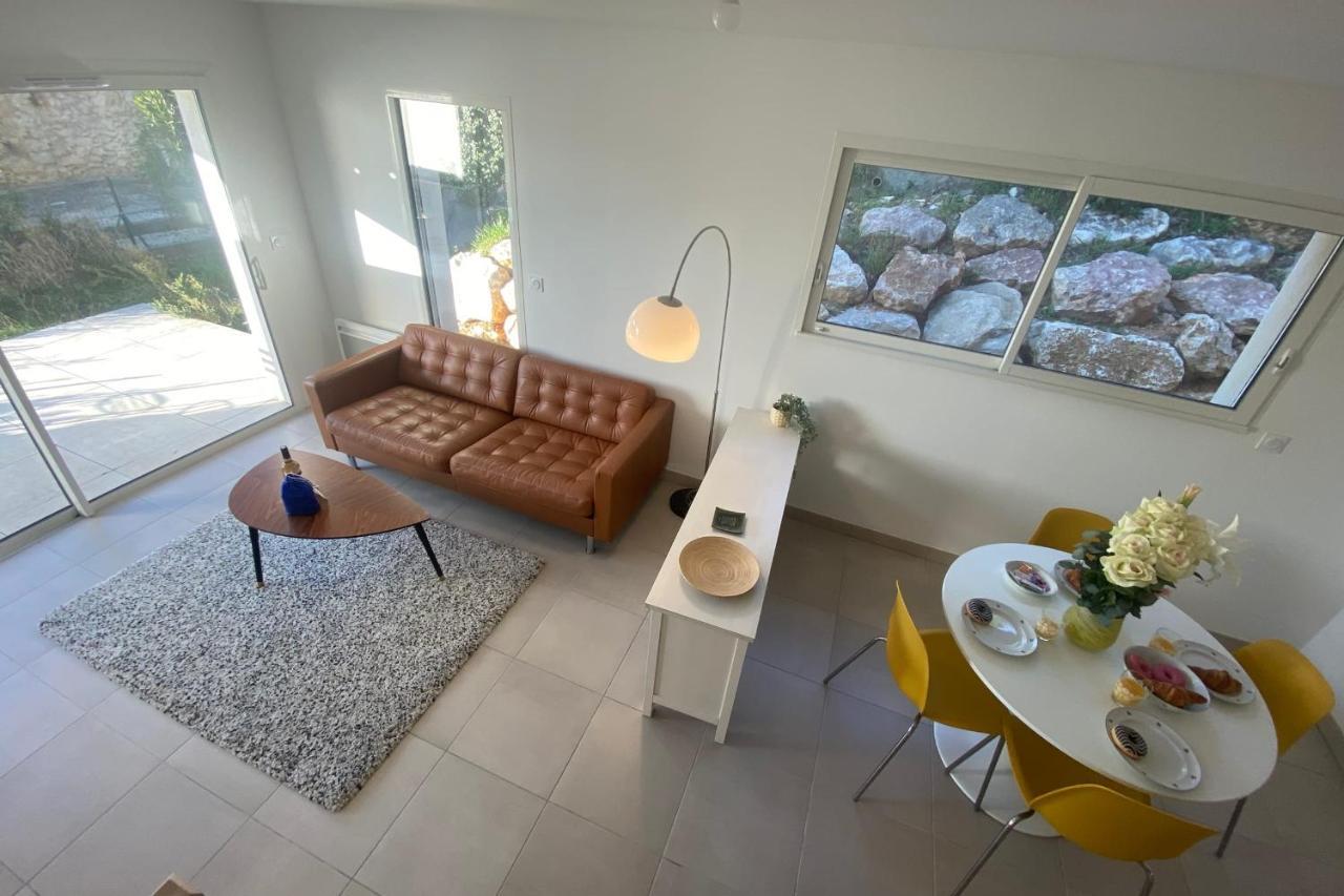 Roche Blanche - Terrasse Et Parking Lägenhet Nîmes Exteriör bild